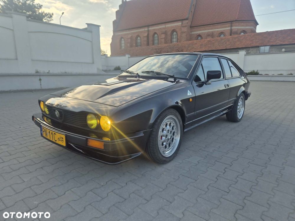 Alfa Romeo GTV - 4
