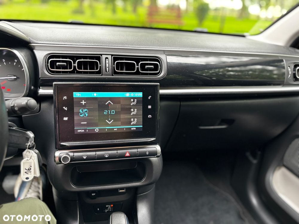 Citroën C3 1.2 PureTech Shine EAT6 - 33