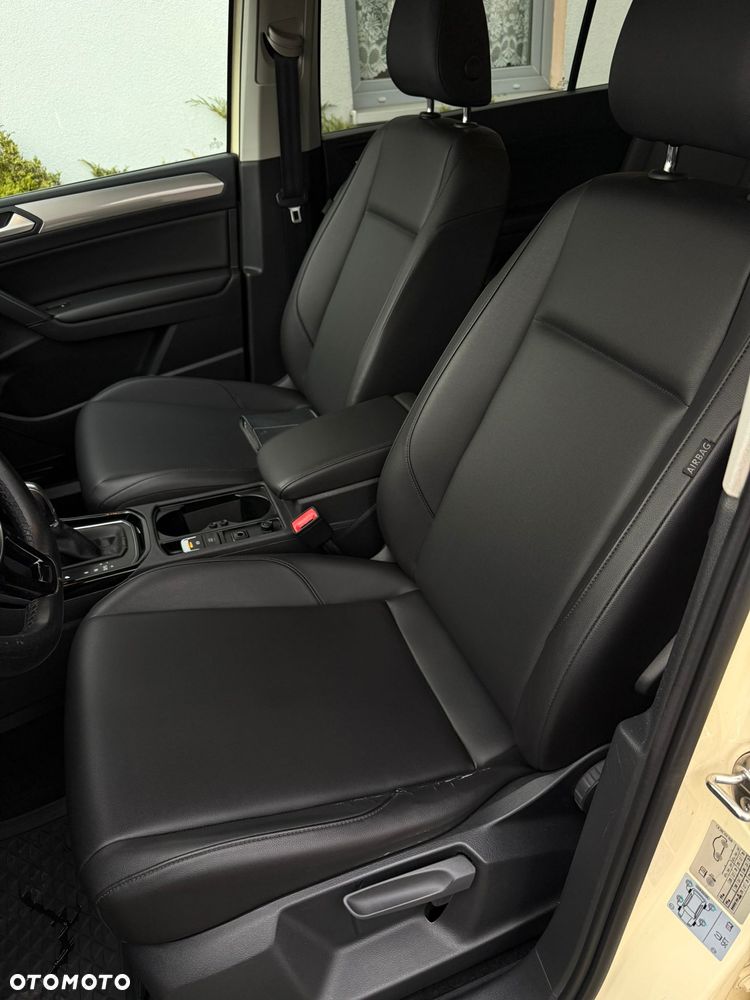 Volkswagen Touran 2.0 TDI SCR DSG Comfortline - 26