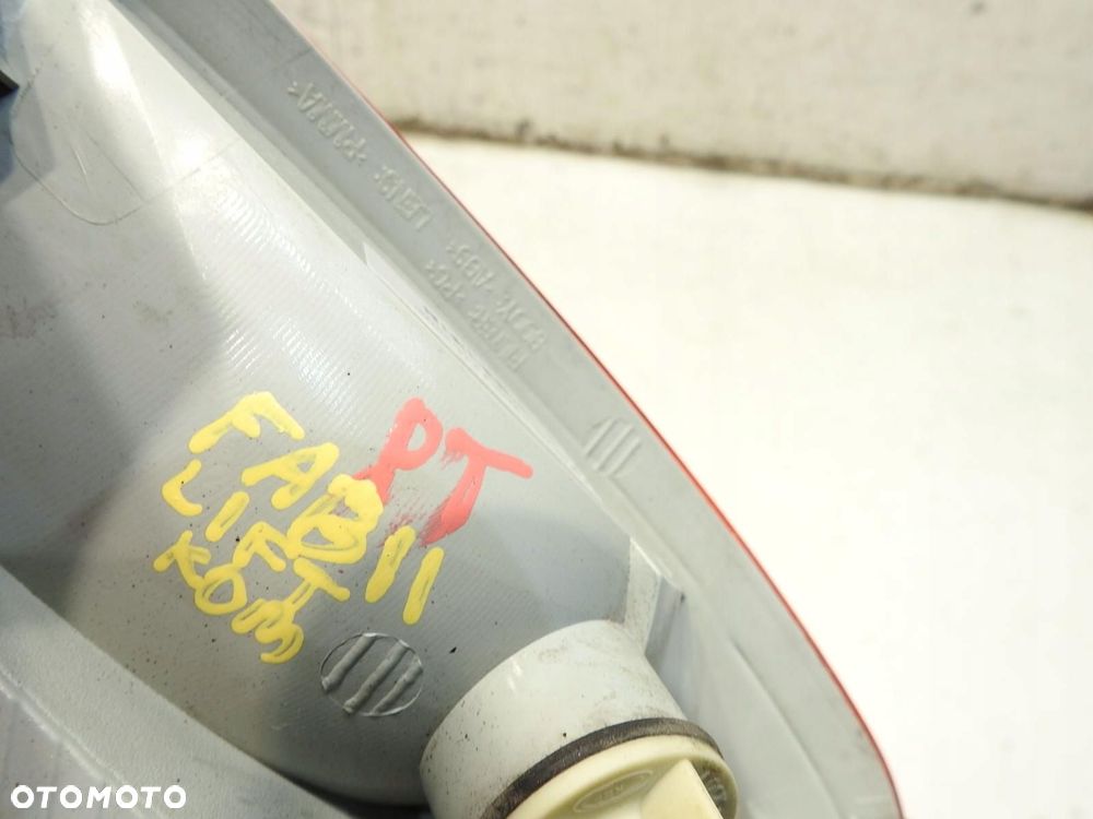 LAMPA PRAWY TYŁ SKODA FABIA II KOMBI 5J6945112 5J6945096A - 2