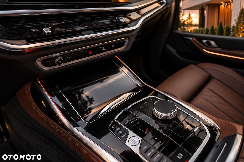BMW X7 xDrive40d mHEV Individual Edition sport - 12