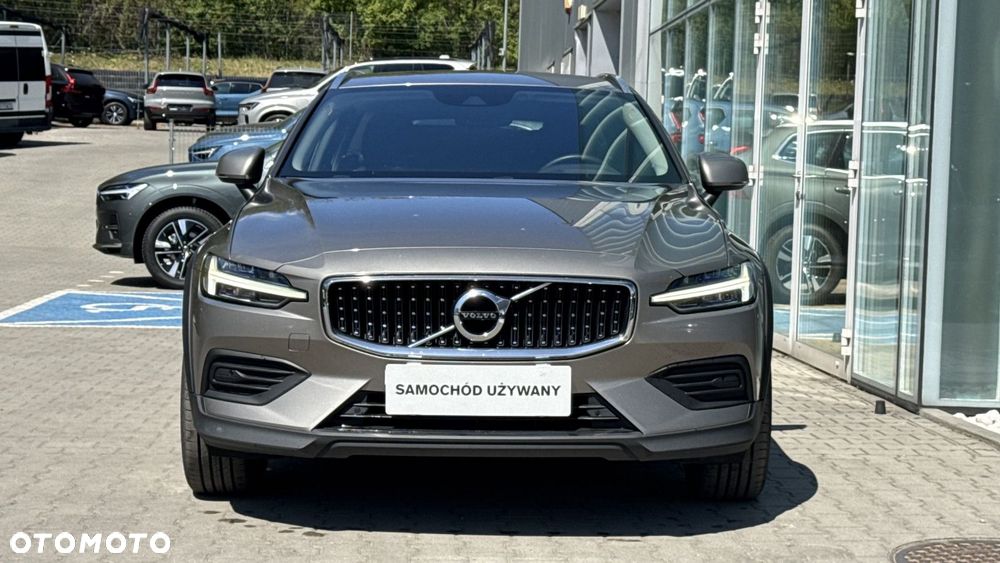 Volvo V60 Cross Country - 3