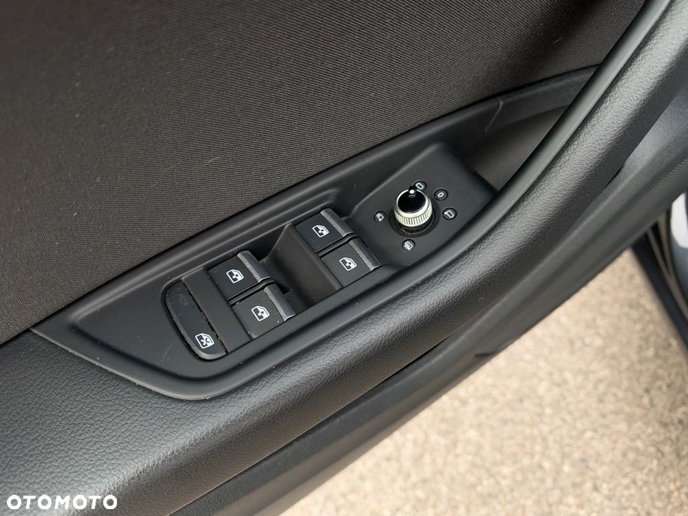 Audi A4 Avant 35 TFSI mHEV S tronic - 30