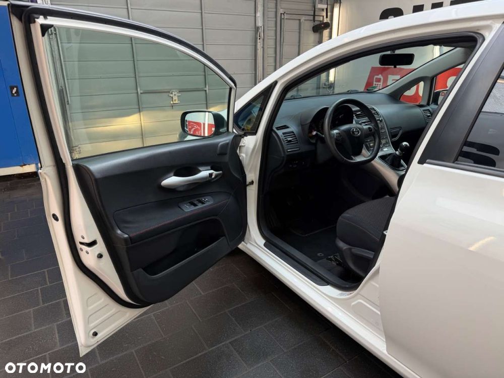 Toyota Auris - 19