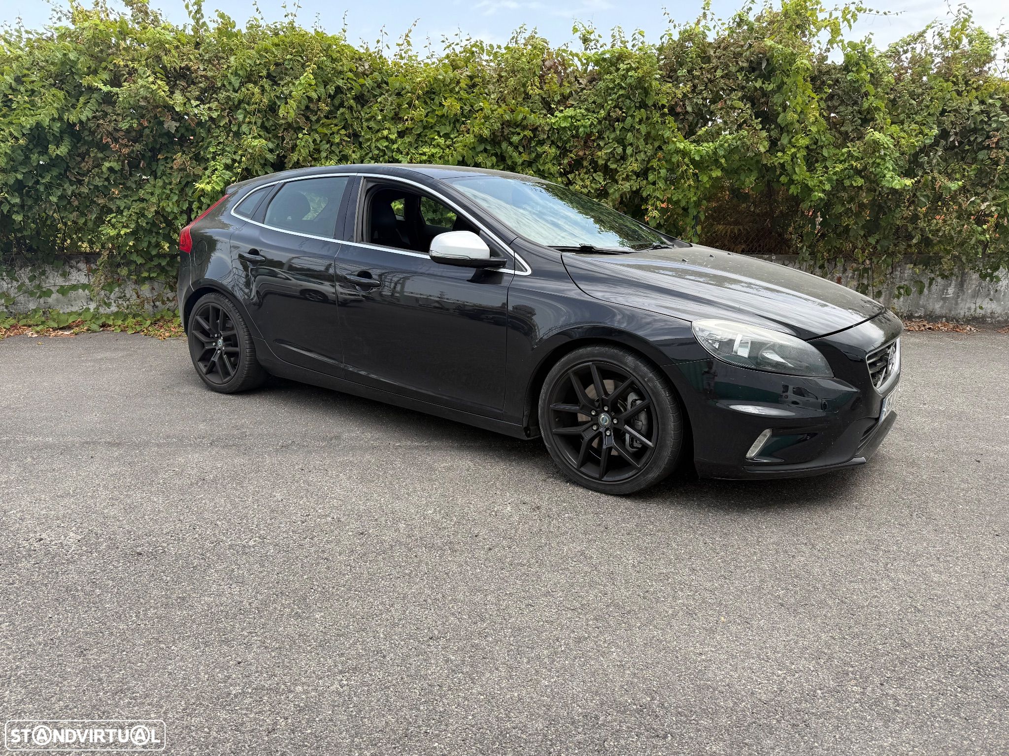 Volvo V40 2.0 D4 R-Design - 1
