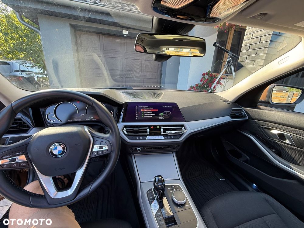 BMW Seria 3 318d M Sport - 2