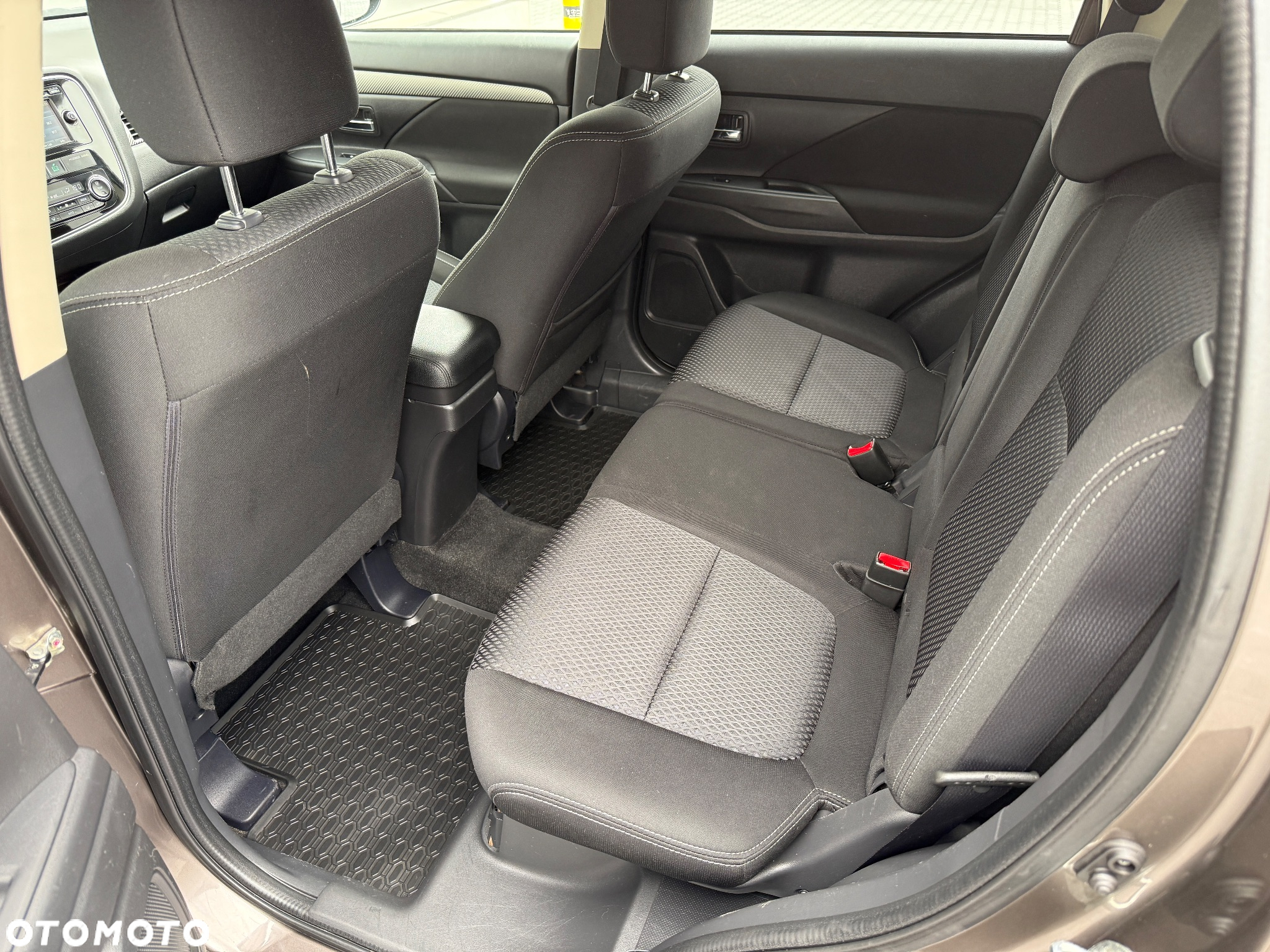 Mitsubishi Outlander - 18