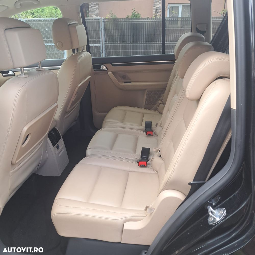 Volkswagen Touran - 8