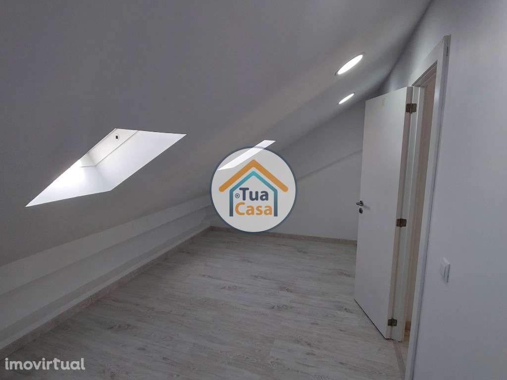 Moradia T9 Remodelada na Ajuda c/ Rendimento 3750€ - Grande imagem: 2/44