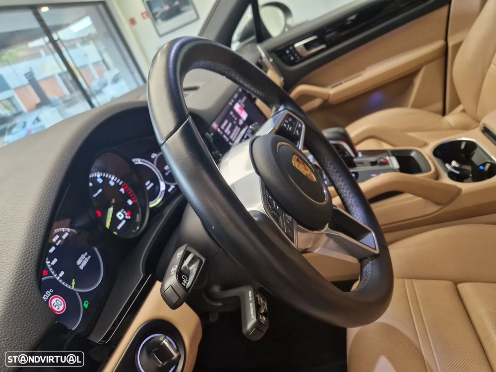 Porsche Cayenne E-Hybrid - 19