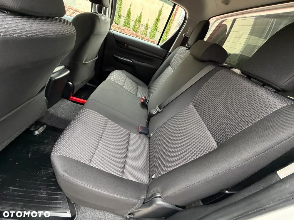 Toyota Hilux 2.4 D-4D Double Cab DLX 4x4 - 33