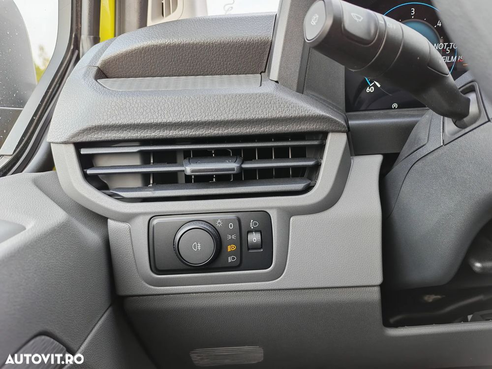 Volkswagen Transporter - 21