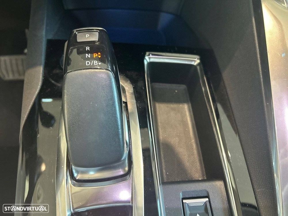 Peugeot 3008 1.6 Hybrid4 Allure Pack e-EAT8 - 22