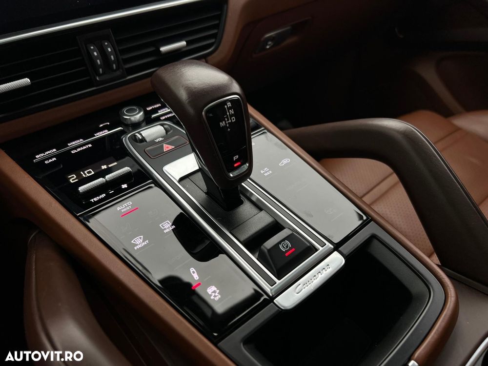 Porsche Cayenne - 21