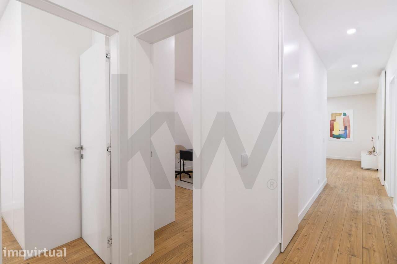 T2+1 REMODELADO com 105 m2 e Logradouro Privativo | A poucos minutos d - Grande imagem: 2/22