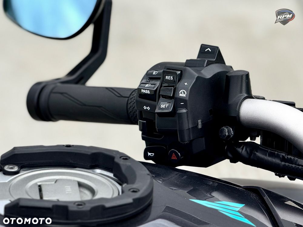Yamaha MT - 33