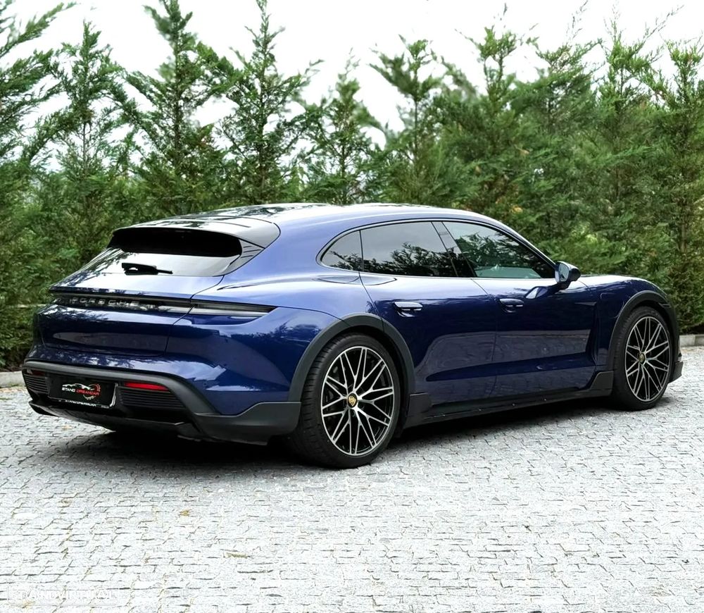Porsche Taycan Cross Turismo 4 - 9