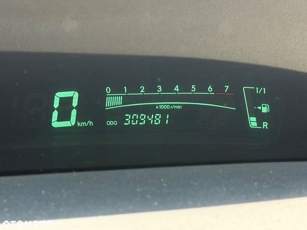 Toyota Yaris 1.3 Luna - 16
