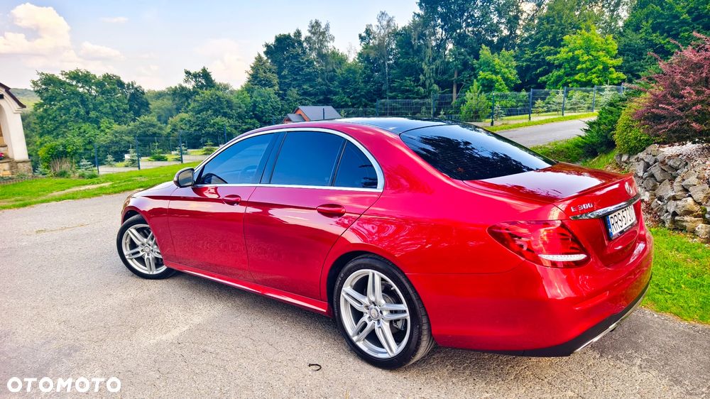 Mercedes-Benz Klasa E 300 9G-TRONIC - 11