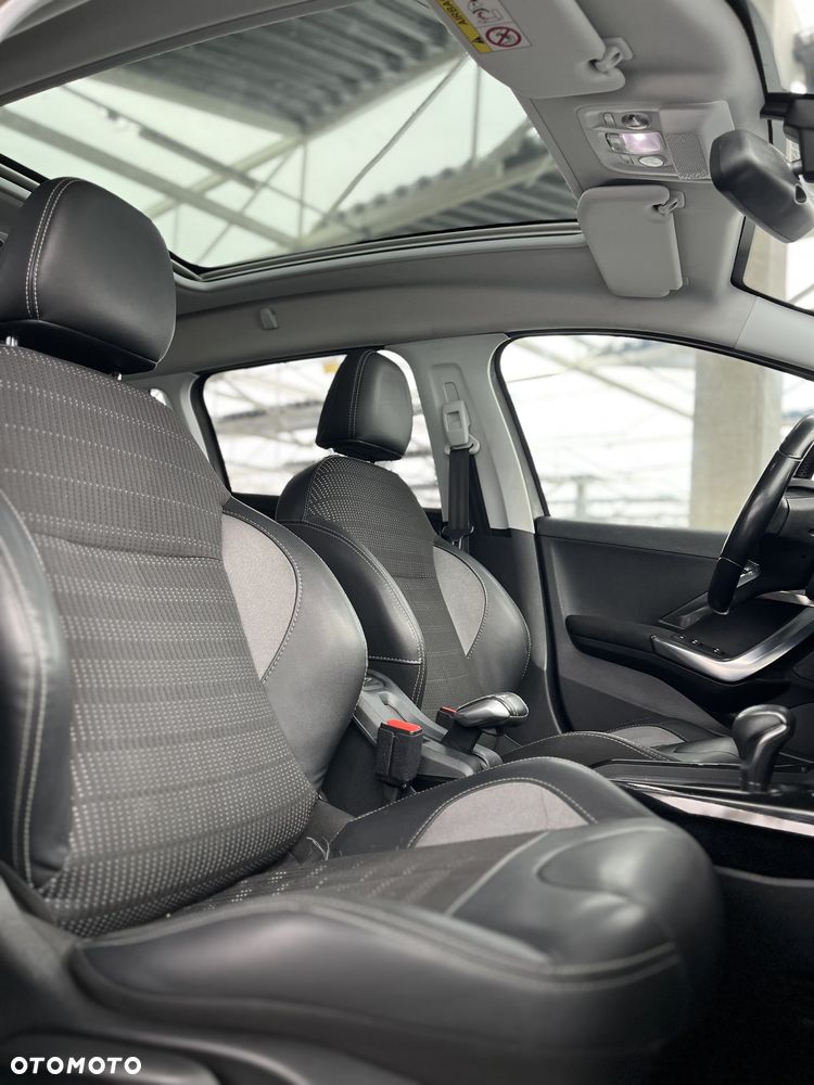 Peugeot 2008 PureTech 110 Stop&Start EAT6 Allure - 25