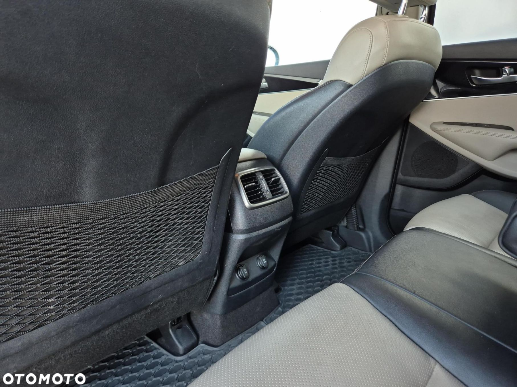 Kia Sorento 2.0 CRDI L - 25