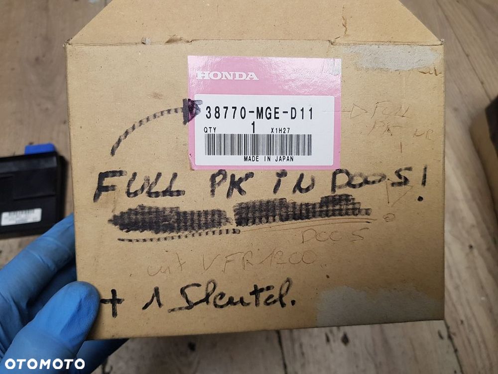 Moduł zapłonowy ECU klucz Honda VFR 1200 F  38770-MGE-D11 - 11