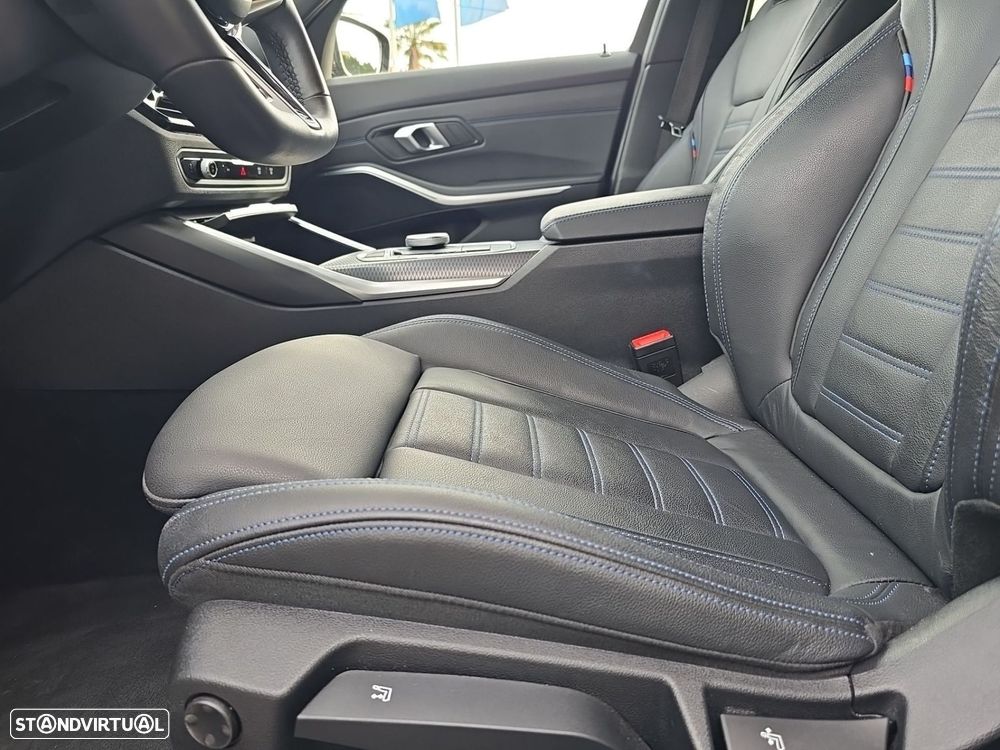 BMW 320 d Pack Desportivo M Auto - 12