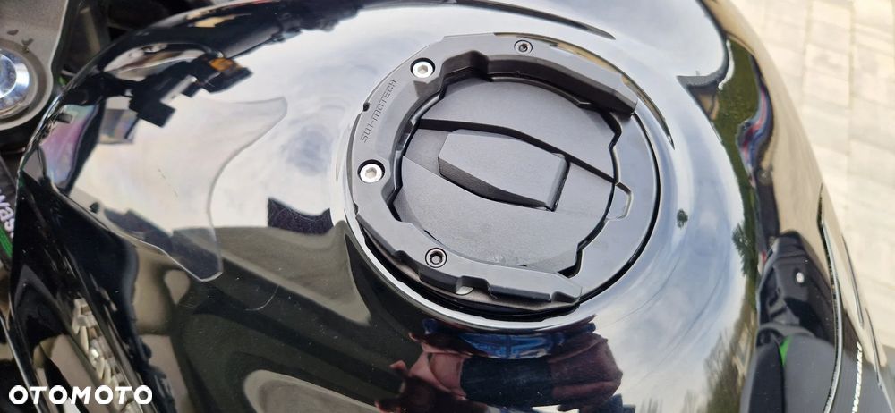 Kawasaki Ninja 1000 SX - 12