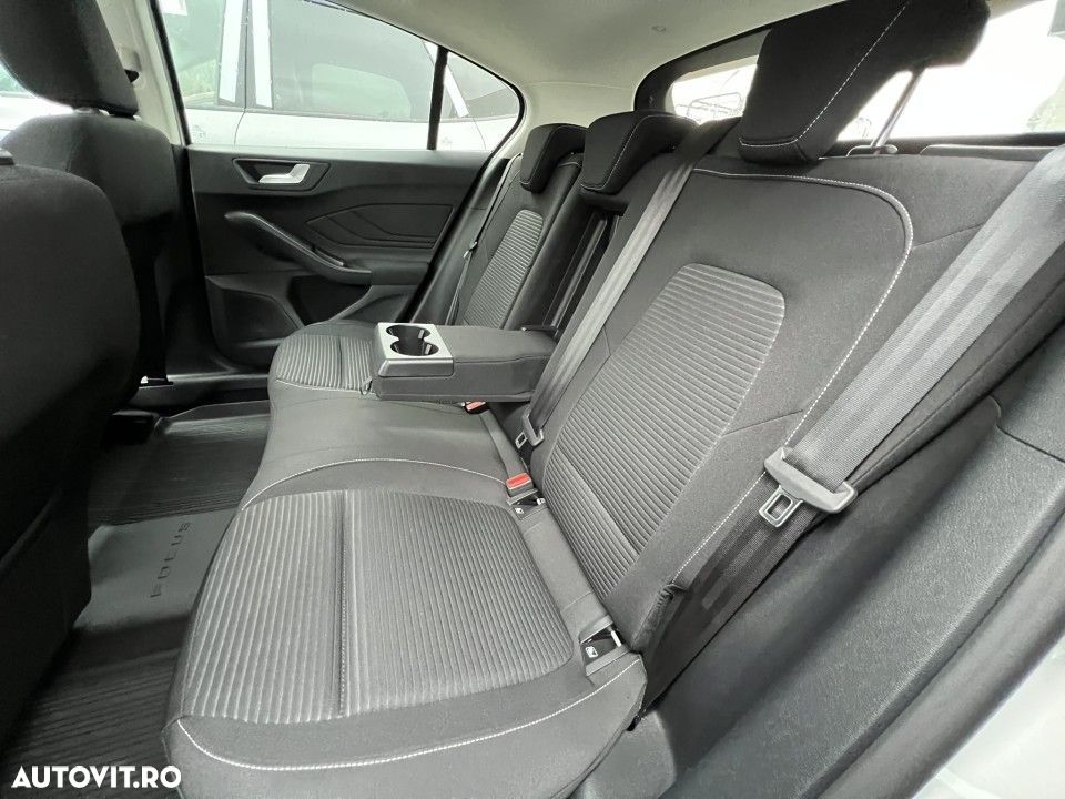 Ford Focus - 19