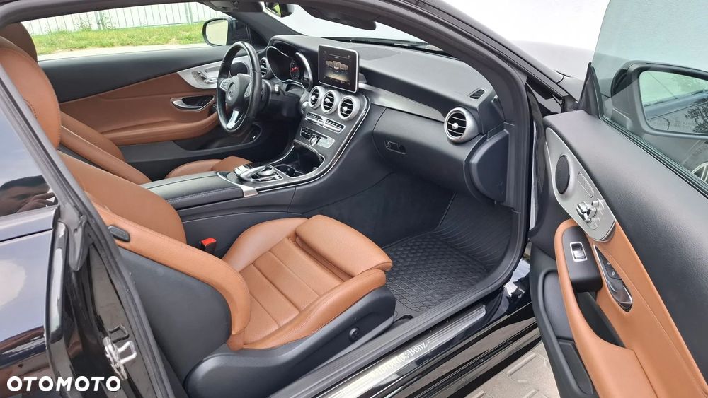 Mercedes-Benz Klasa C 300 9G-TRONIC - 11