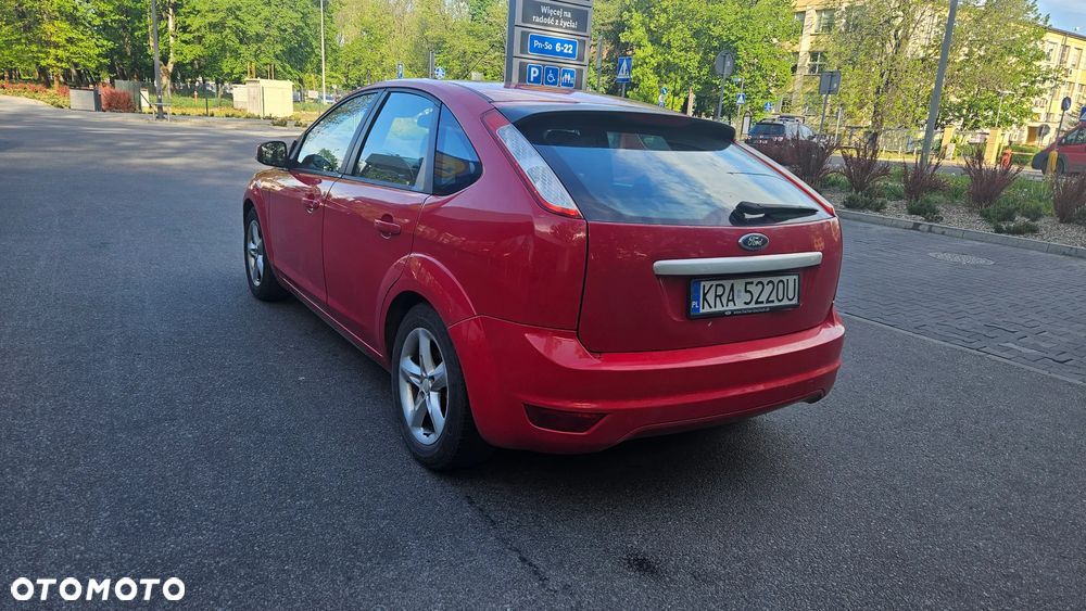 Ford Focus 1.6 Ghia - 8