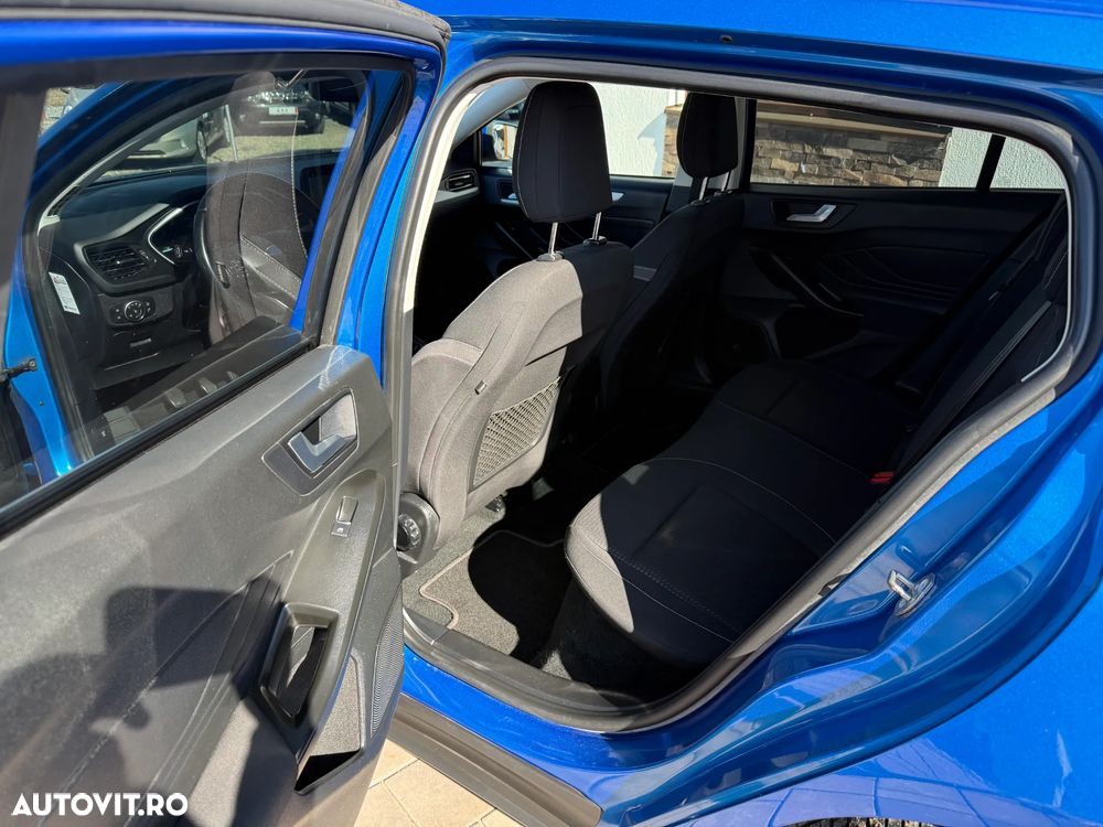 Ford Focus - 13