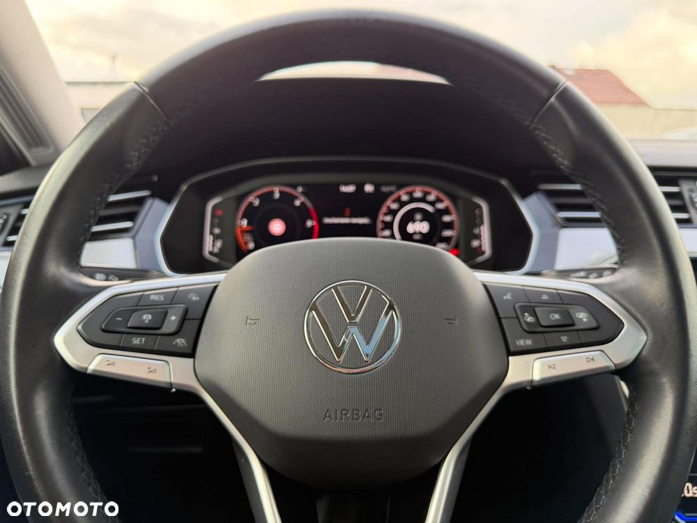 Volkswagen Passat - 20