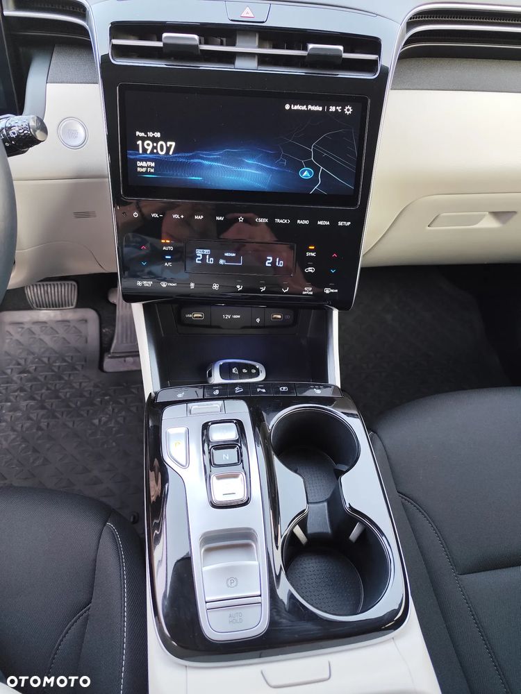 Hyundai Tucson 1.6 T-GDi HEV Executive 2WD - 23