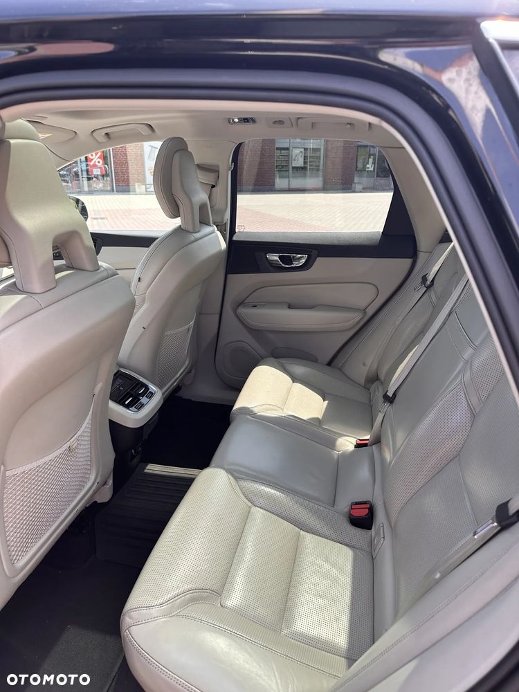 Volvo XC 60 D5 SCR AWD Inscription - 8