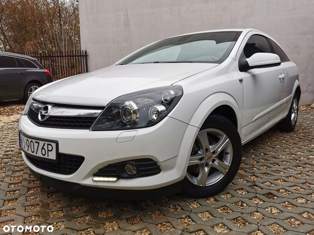 Opel Astra 1.6 Black&White - 1