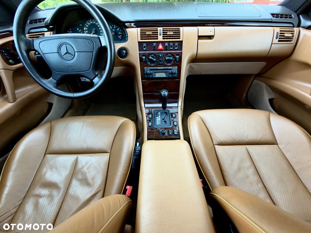 Mercedes-Benz Klasa E 320 Avantgarde - 23