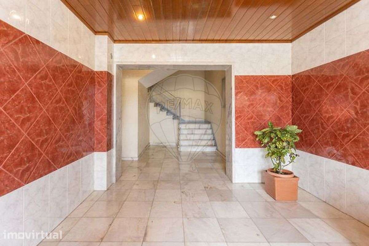 T2 com varanda - Quinta de Cima / Torre da Marinha - Grande imagem: 4/32