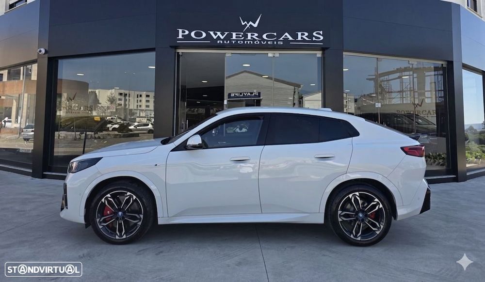 BMW iX2 eDrive20 Pack Desportivo M Pro - 17