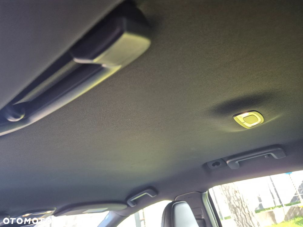 Volvo V40 D2 R Design - 20