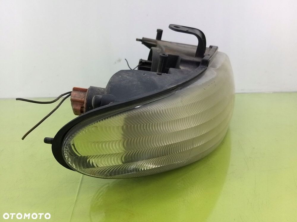 Reflektor lampa przód prawa Chrysler Voyager III 95-00 R 04576312AB - 4