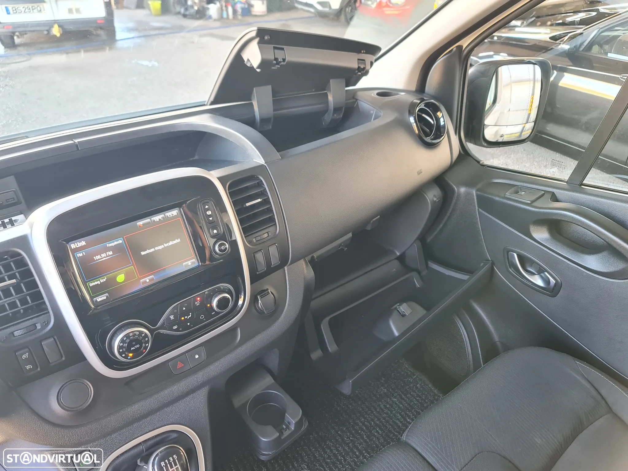 Renault TRAFIC 2.0 Dci 120CV * Câmera/ GPS/ AC/ IVA DEDUTÍVEL * - 26
