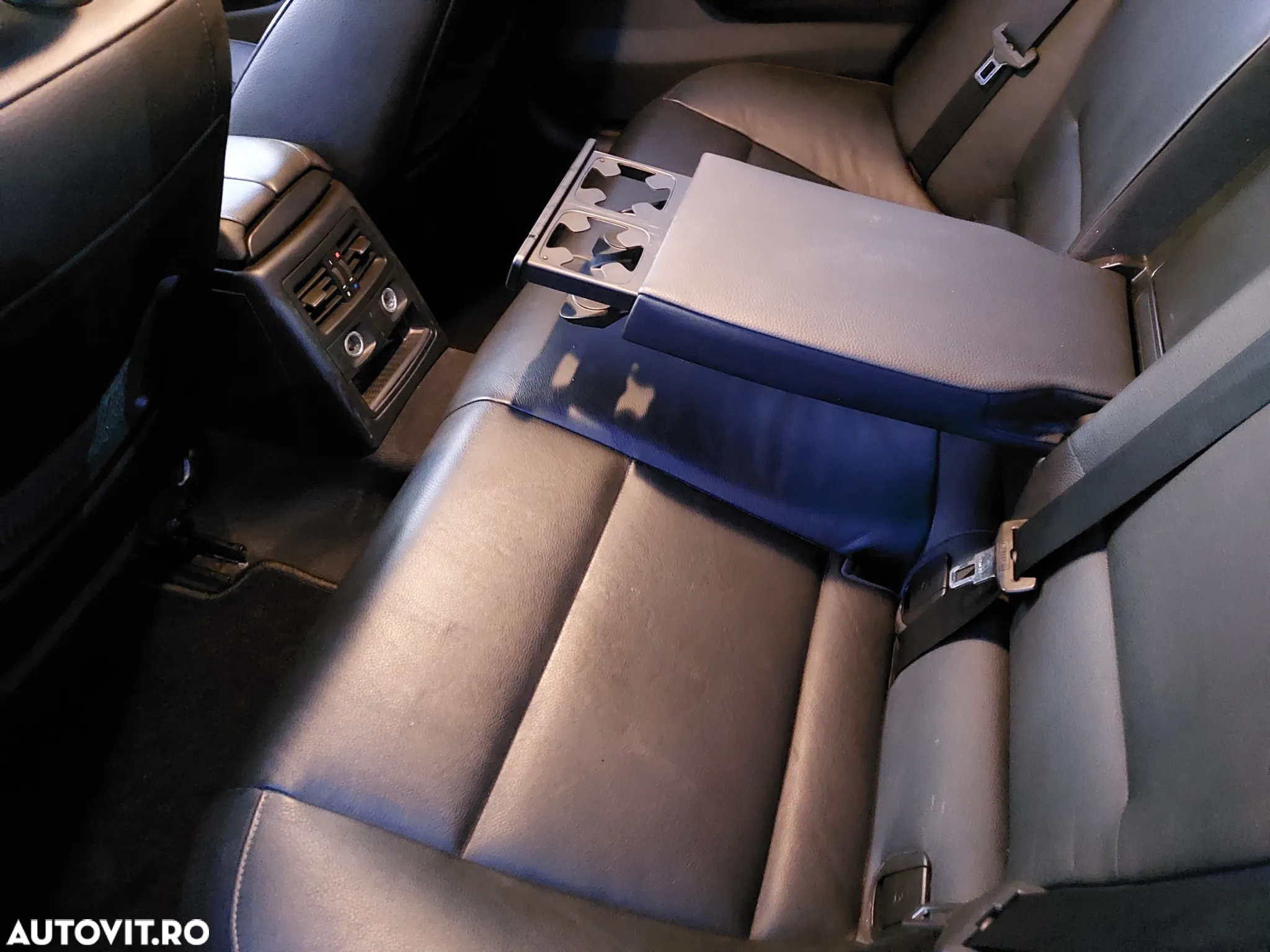 BMW Seria 3 320d DPF Touring Aut. - 30