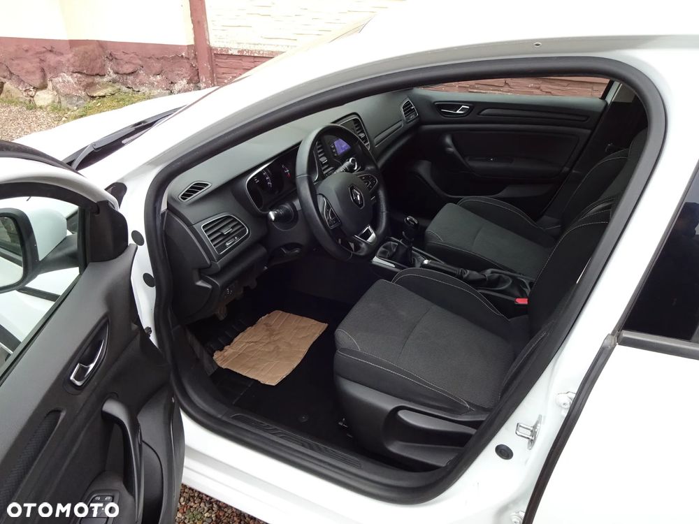 Renault Megane ENERGY TCe 100 LIFE - 11