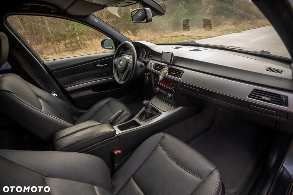 BMW Seria 3 - 25