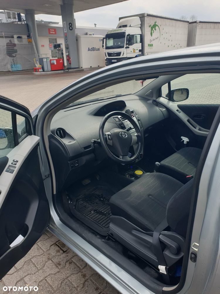 Toyota Yaris - 5