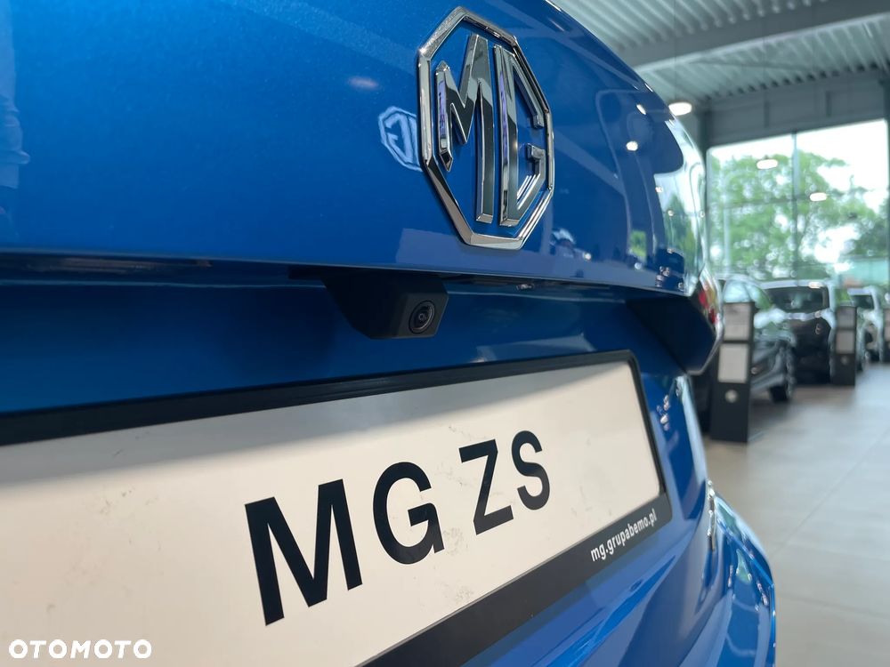 MG ZS Hybrid+ - 12