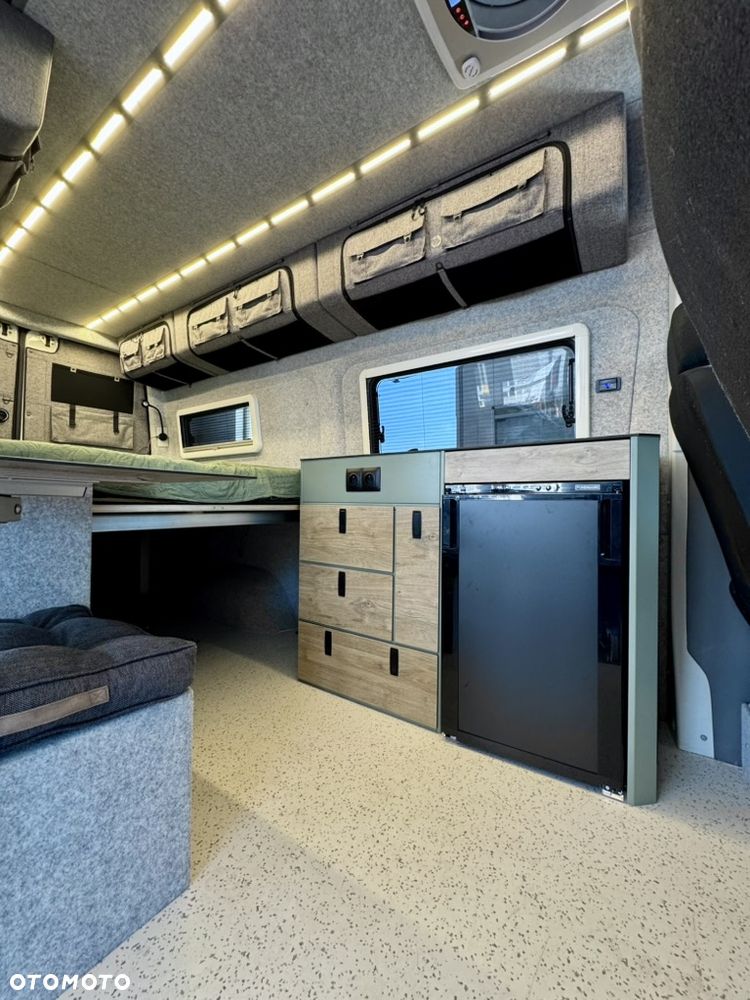 Mercedes-Benz Sprinter - 5