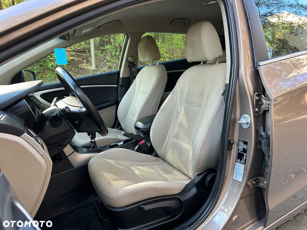 Hyundai i30 1.6 CRDi BlueDrive Go - 9