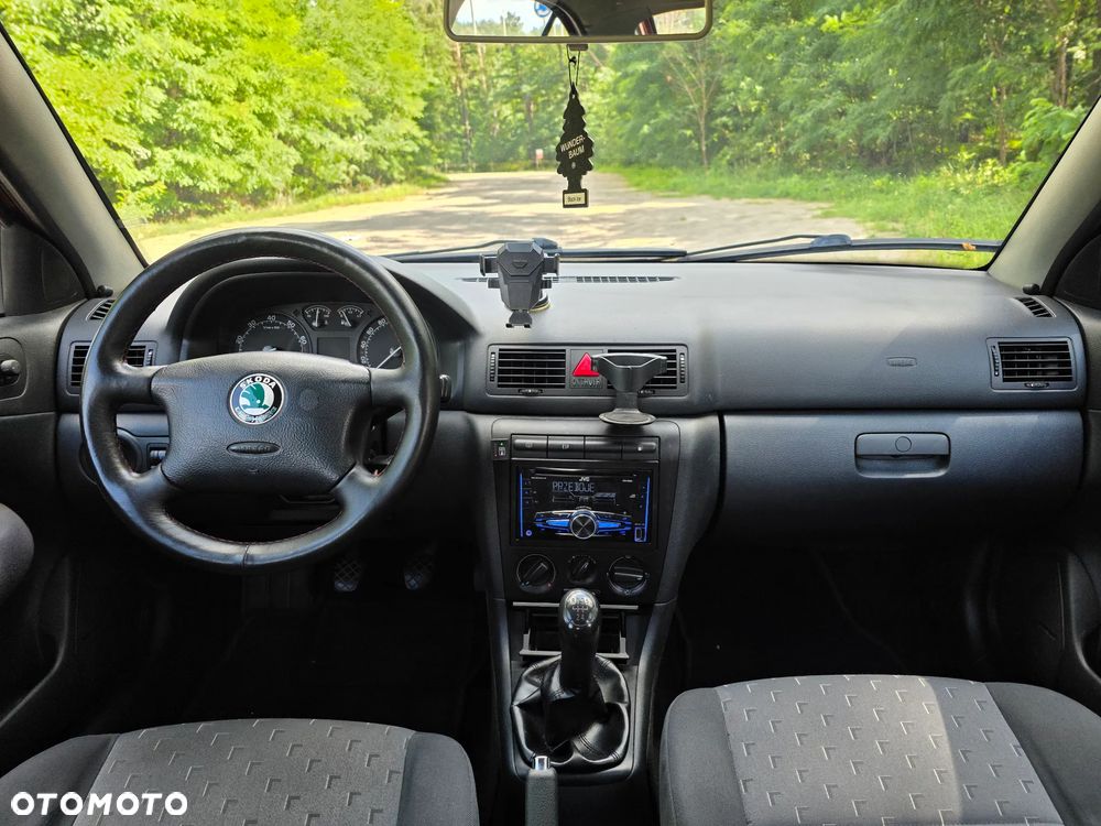 Skoda Octavia 1.6 Ambiente - 18